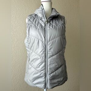 🤍 Oakley Quilted Insulated Vest – Light Gray / Silver - small